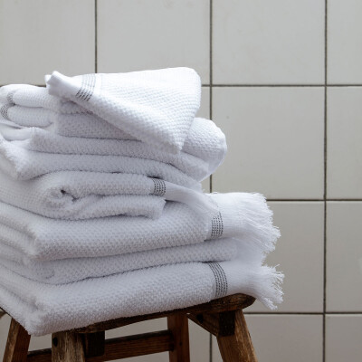 Towel, 40x60 cm, White w. grey stripes