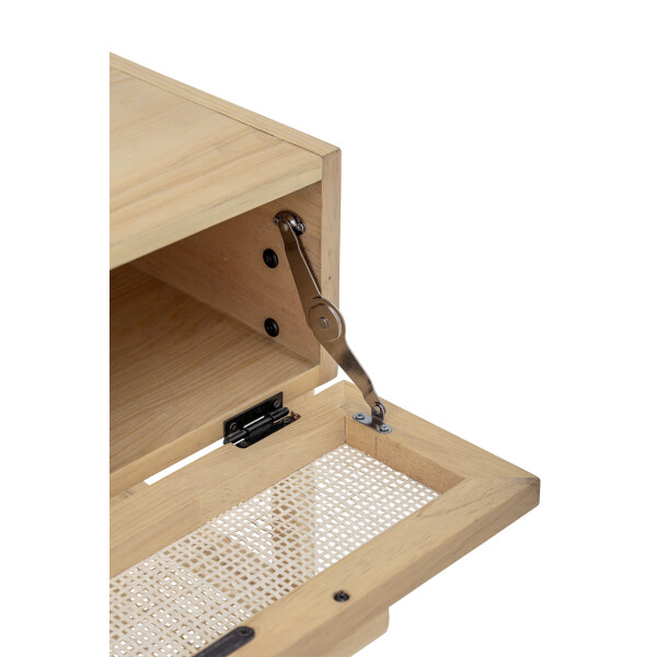 Manon Sidetable, Nature, Pine